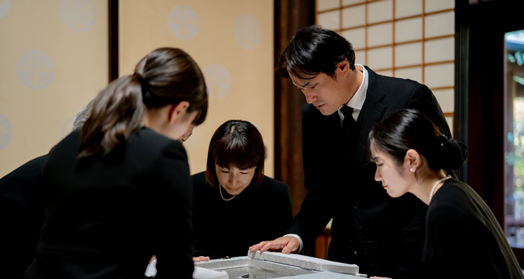 家族葬で後悔しないために
